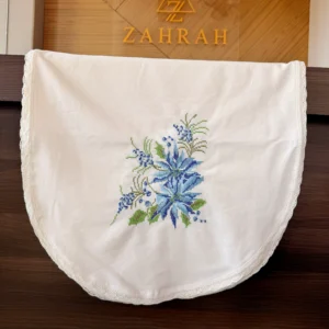 Classic Azure Bloom Chair Cover: Elegant Blue Rose Furniture Accent