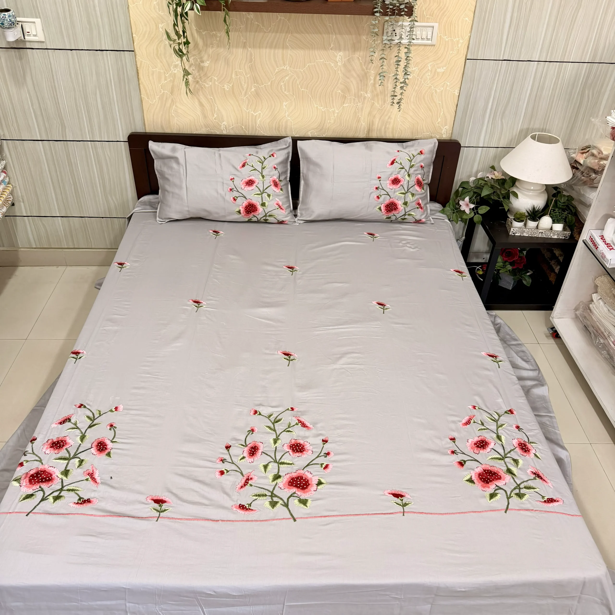 Premium cotton embroidery king size Bedsheet - Image 3