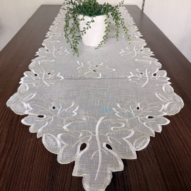 Premium Table Runner 8 Seater