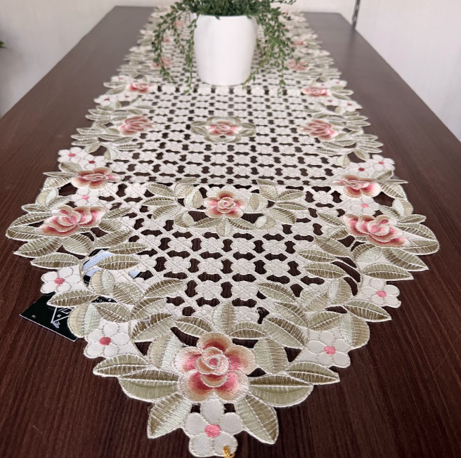 Premium Table Runner 8 Seater
