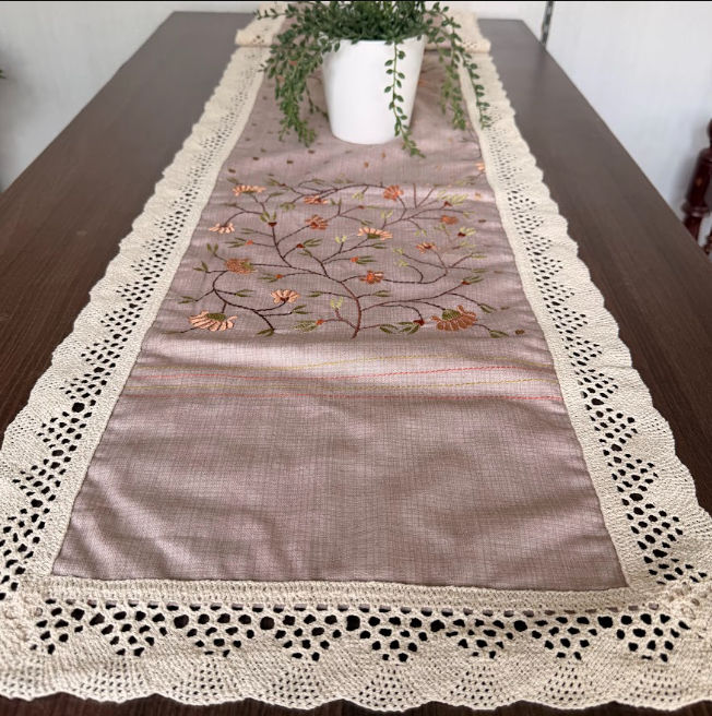 Premium Table Runner 8 Seater