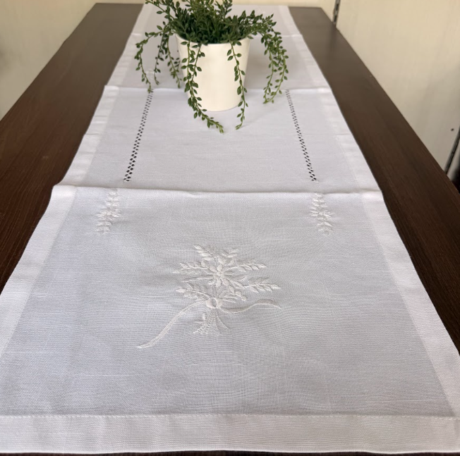 Premium Table Runner 8 Seater