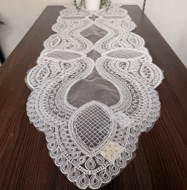 Premium Table Runner 8 Seater