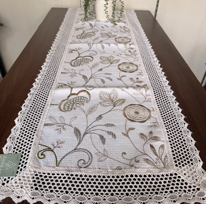 Premium Table Runner 8 Seater