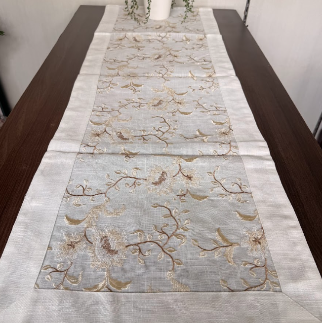Premium Table Runner 8 Seater